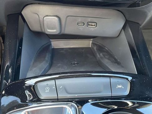 New 2026 Chevrolet Trax RS w/ Sunroof Package image 25