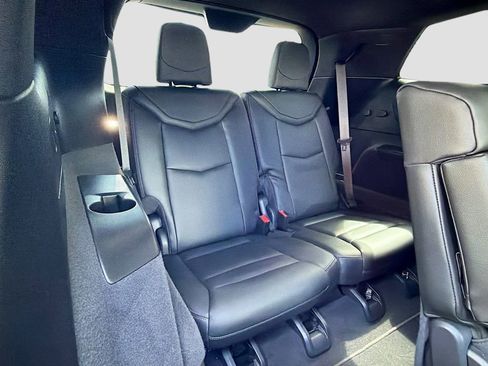 Used 2025 Cadillac XT6 Luxury FWD image 22