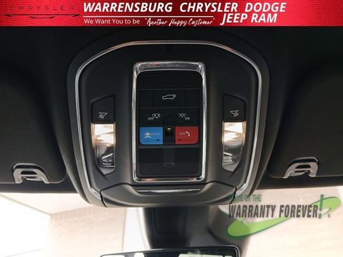 Used 2024 Jeep Wagoneer Series II w/ Flexible Seating Group image 28