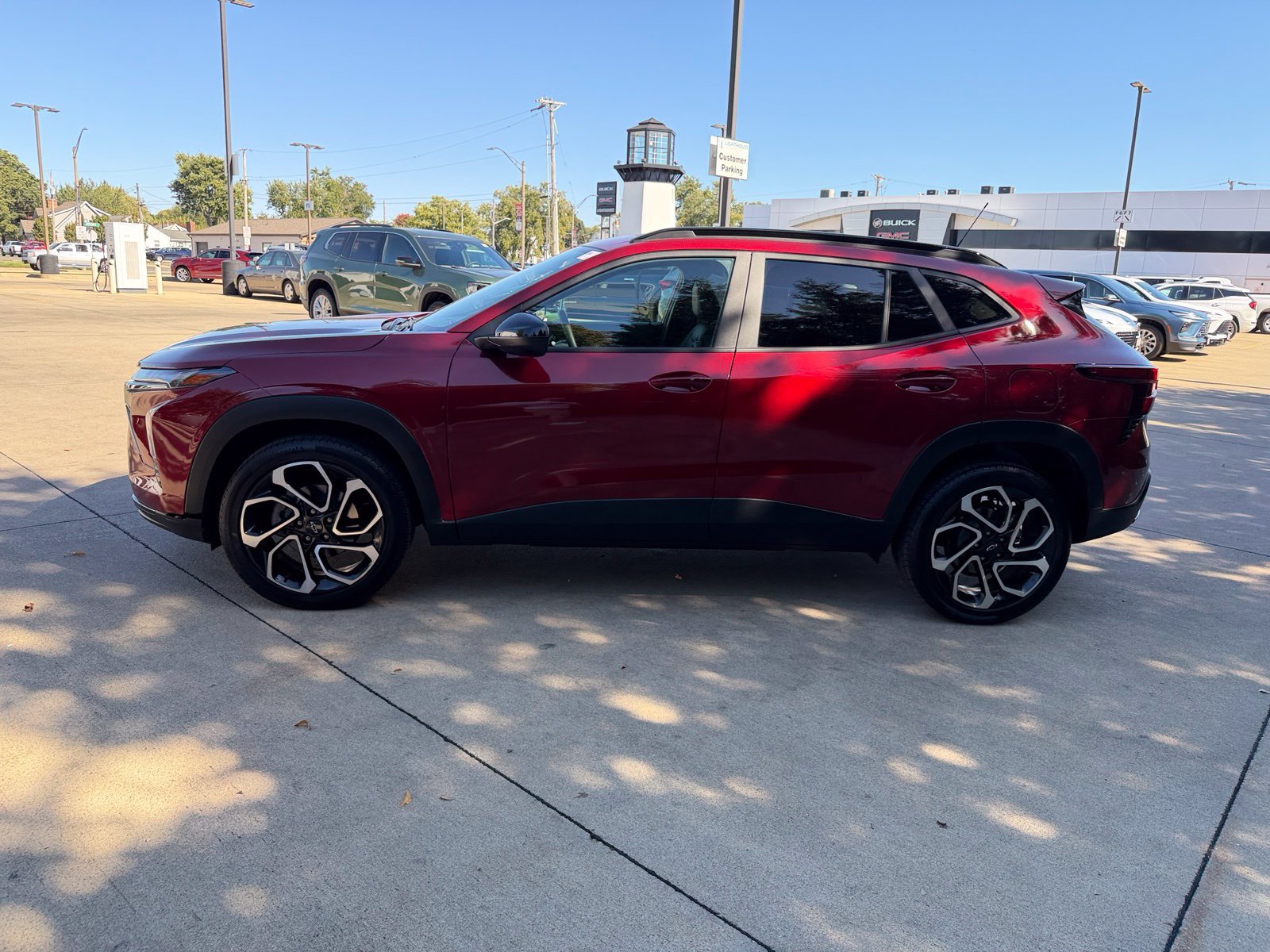 Used 2025 Chevrolet Trax RS w/ Sunroof Package FWD image 8