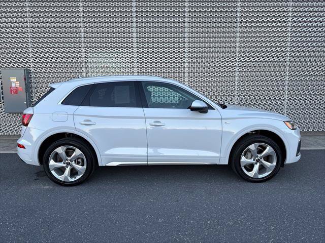 Certified 2023 Audi Q5 2.0T Premium Plus w/ Premium Plus Package AWD/4WD image 2