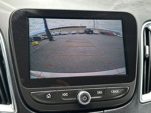 Used 2018 Chevrolet Malibu Premier w/ Driver Confidence Package image 19