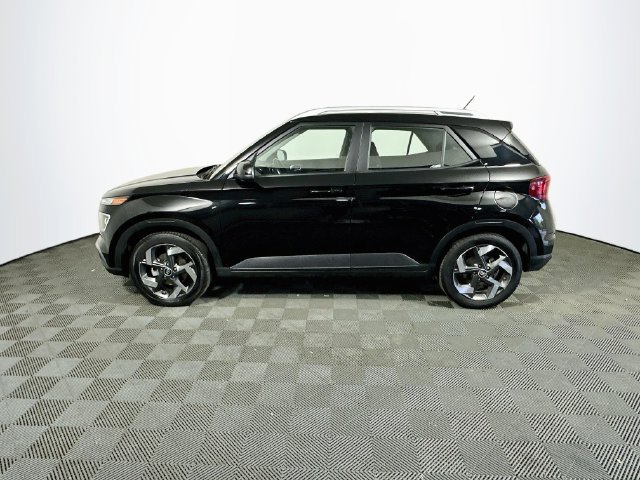 Used 2025 Hyundai Venue SEL FWD image 5