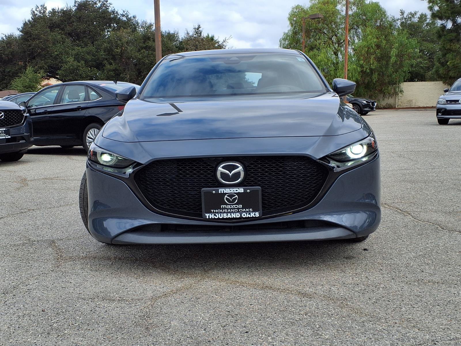 Used 2020 MAZDA MAZDA3 Hatchback w/ Premium Package FWD image 2