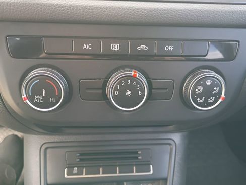 Used 2017 Volkswagen Tiguan Limited w/ Premium Package FWD image 15