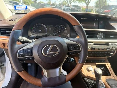 Used 2016 Lexus ES 350 FWD image 3