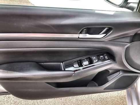 Used 2023 Nissan Altima 2.5 SV image 13