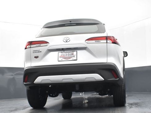 Used 2025 Toyota Corolla Cross L FWD image 40