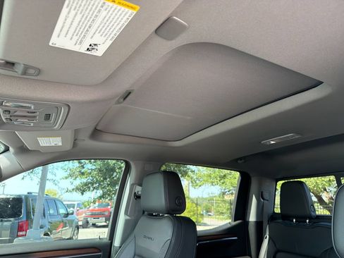 Used 2024 GMC Sierra 1500 Denali w/ Denali Reserve Package AWD/4WD image 30