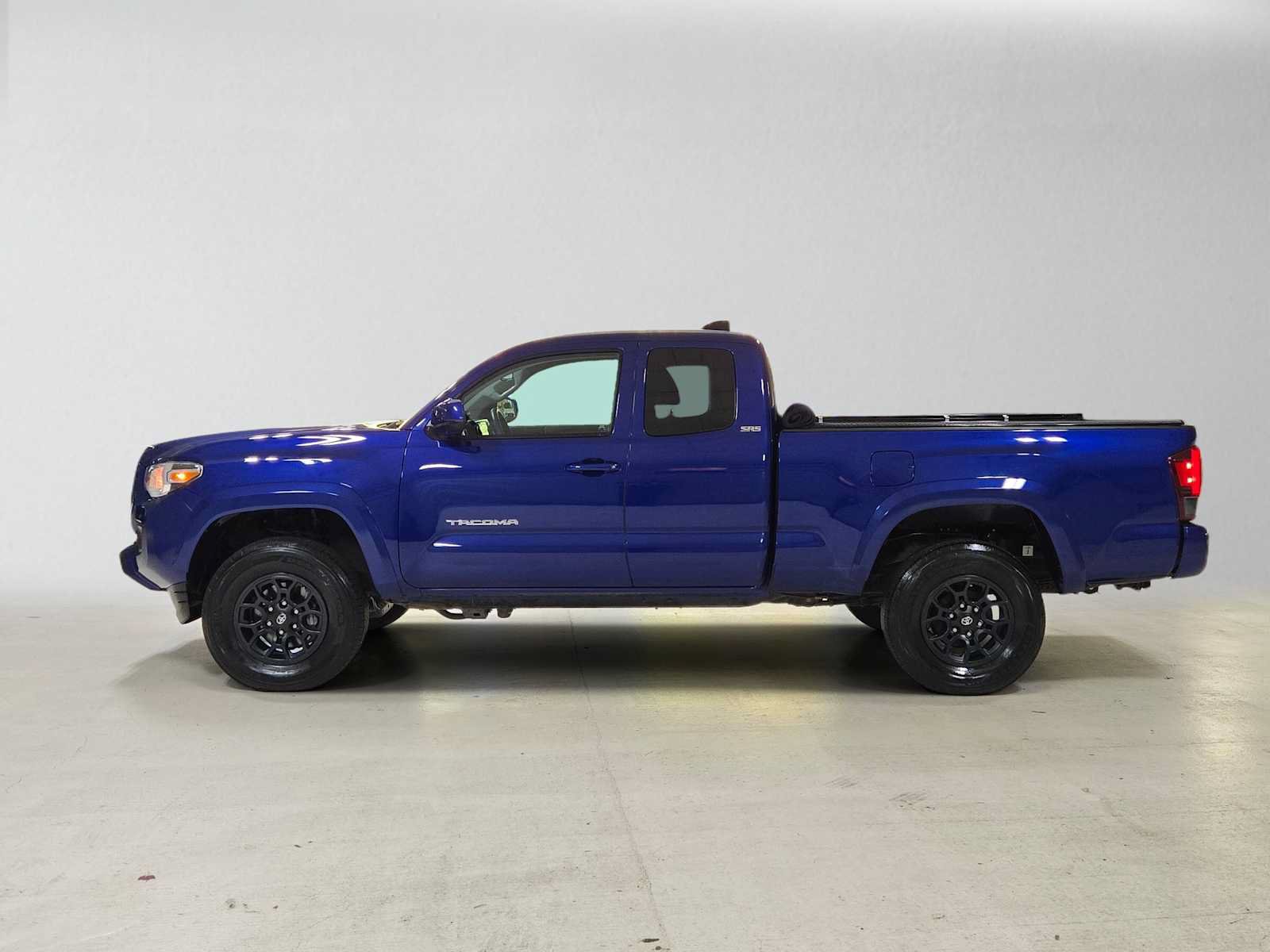 Used 2022 Toyota Tacoma SR5 AWD/4WD image 6