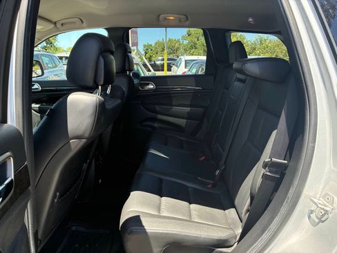 Used 2013 Jeep Grand Cherokee Altitude AWD/4WD image 4