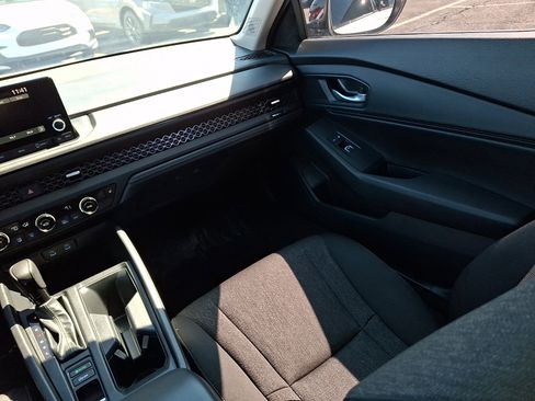 Used 2025 Honda Accord SE image 12