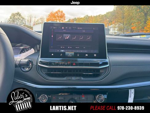New 2026 Jeep Compass Latitude image 16