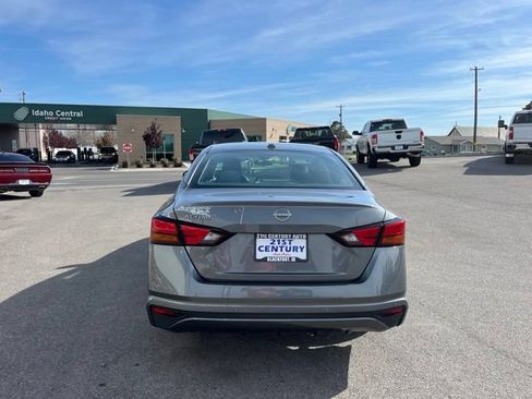 Used 2025 Nissan Altima 2.5 SV FWD image 10