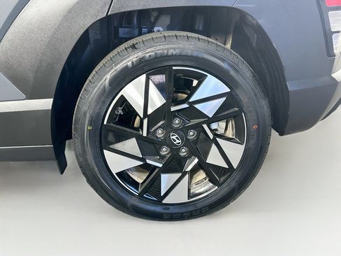 Used 2025 Hyundai Kona SEL FWD image 11