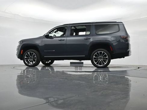 Used 2025 Jeep Wagoneer Series III w/ Premium Group I AWD/4WD image 43