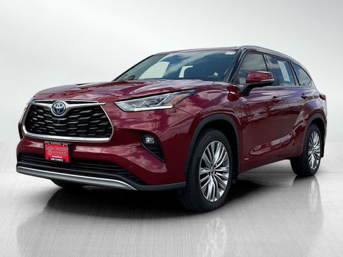 Used 2022 Toyota Highlander Limited AWD/4WD image 1