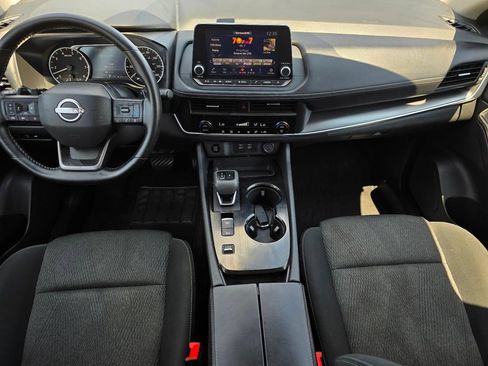 Used 2025 Nissan Rogue SV FWD image 14