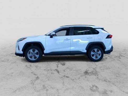 Used 2025 Toyota RAV4 XLE AWD/4WD image 7
