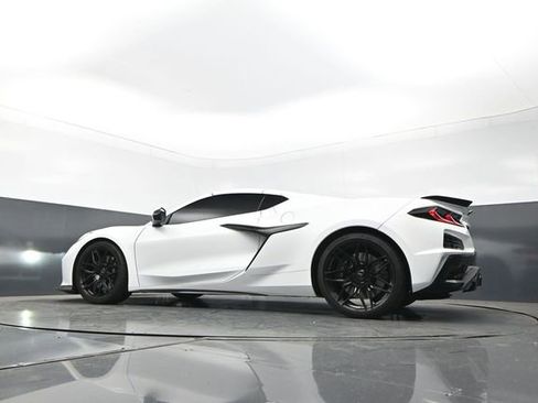 Used 2023 Chevrolet Corvette Z06 RWD image 24