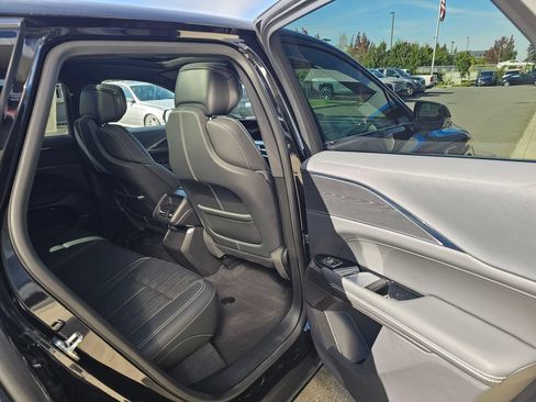 Used 2024 Cadillac Lyriq Sport AWD/4WD image 15