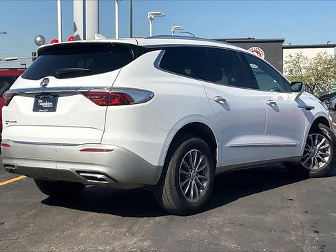 Used 2023 Buick Enclave Premium image 12