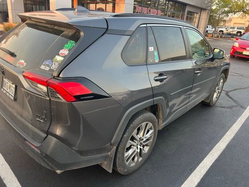 Used 2019 Toyota RAV4 XLE Premium image 3