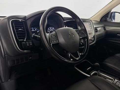 Used 2019 Mitsubishi Outlander SEL AWD/4WD image 21