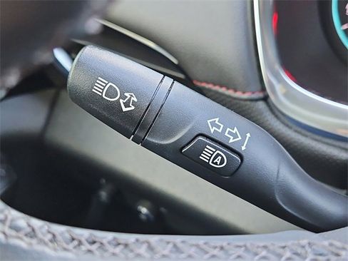 Used 2023 Chevrolet Traverse RS image 25