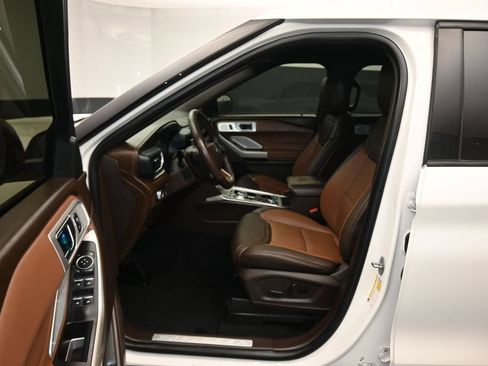 Used 2021 Ford Explorer King Ranch w/ Premium Technology Package AWD/4WD image 11