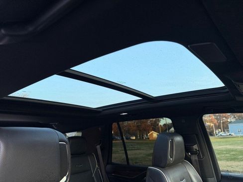 Used 2021 Cadillac Escalade Premium Luxury w/ Driver Assist Tech Package image 4