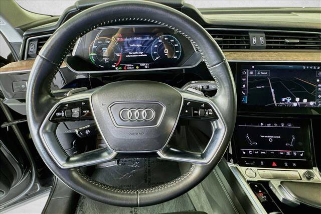Used 2019 Audi e-tron Prestige w/ Prestige Package AWD/4WD image 11