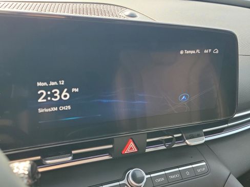 Certified 2024 Hyundai Elantra Limited image 20