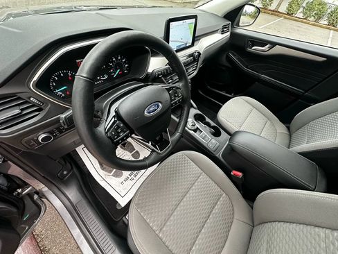 Used 2021 Ford Escape SE w/ SE Sport Appearance Package image 20