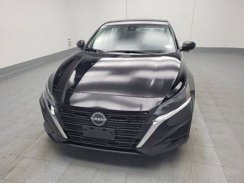 Used 2024 Nissan Altima 2.5 SV image 15