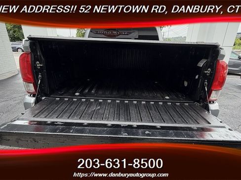 Used 2017 Toyota Tacoma TRD Sport w/ Tow Package (A/T) AWD/4WD image 32