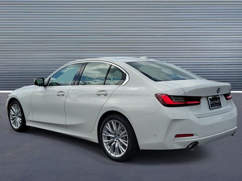 Used 2024 BMW 330i Sedan w/ Convenience Package RWD image 4