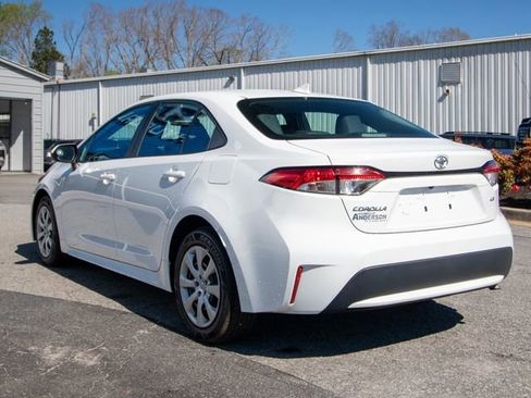 Used 2021 Toyota Corolla LE image 16