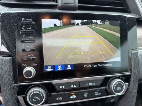 Used 2019 Honda Civic Touring image 14