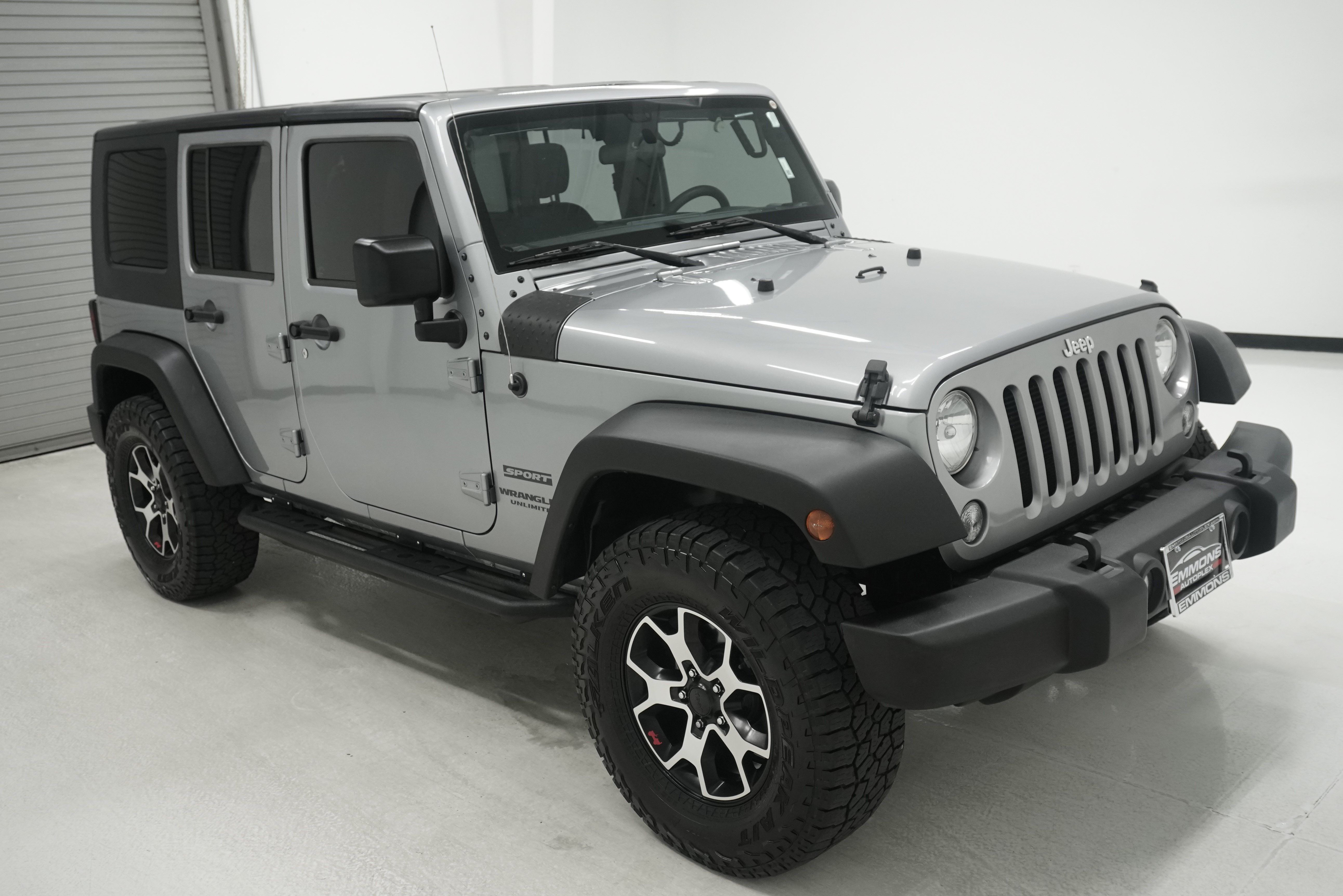 Used 2016 Jeep Wrangler Unlimited Sport AWD/4WD image 3