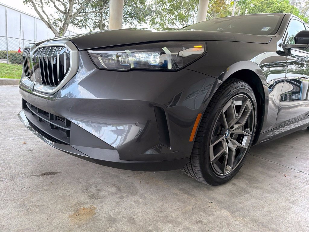 Used 2024 BMW i5 eDrive40i w/ Premium Package RWD image 13