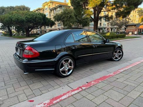 Used 2009 Mercedes-Benz E 550 Sedan image 13