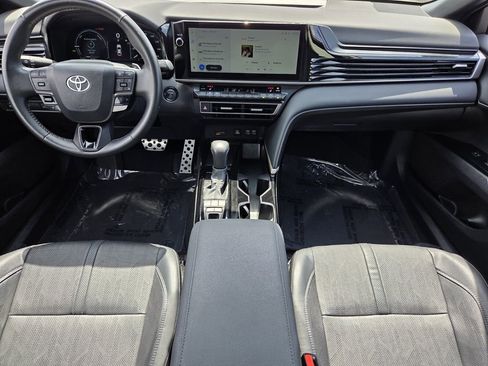 Used 2025 Toyota Camry XSE FWD image 12