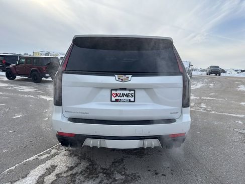 Used 2023 Cadillac Escalade V AWD/4WD image 7