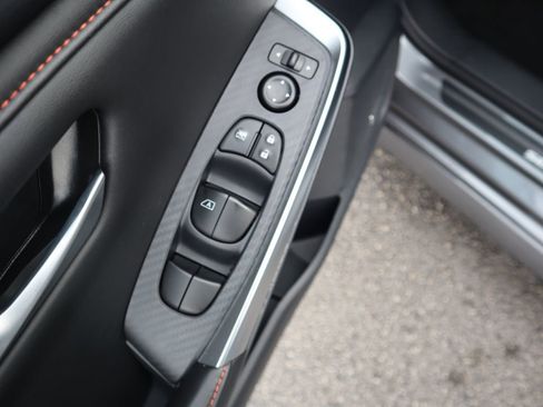 Used 2025 Nissan Sentra SR w/ SR Premium Package image 19