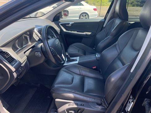 Used 2017 Volvo XC60 T5 Dynamic w/ Preferred Option Package image 12