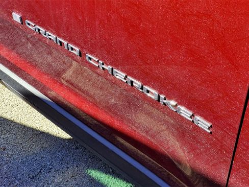 Used 2024 Jeep Grand Cherokee Limited image 5