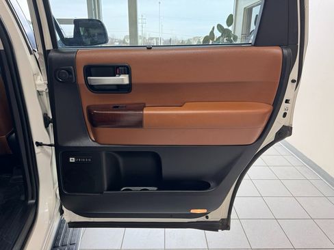 Used 2016 Toyota Sequoia Platinum image 44