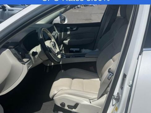 Used 2023 Volvo XC60 B5 Ultimate w/ Climate Package AWD/4WD image 4