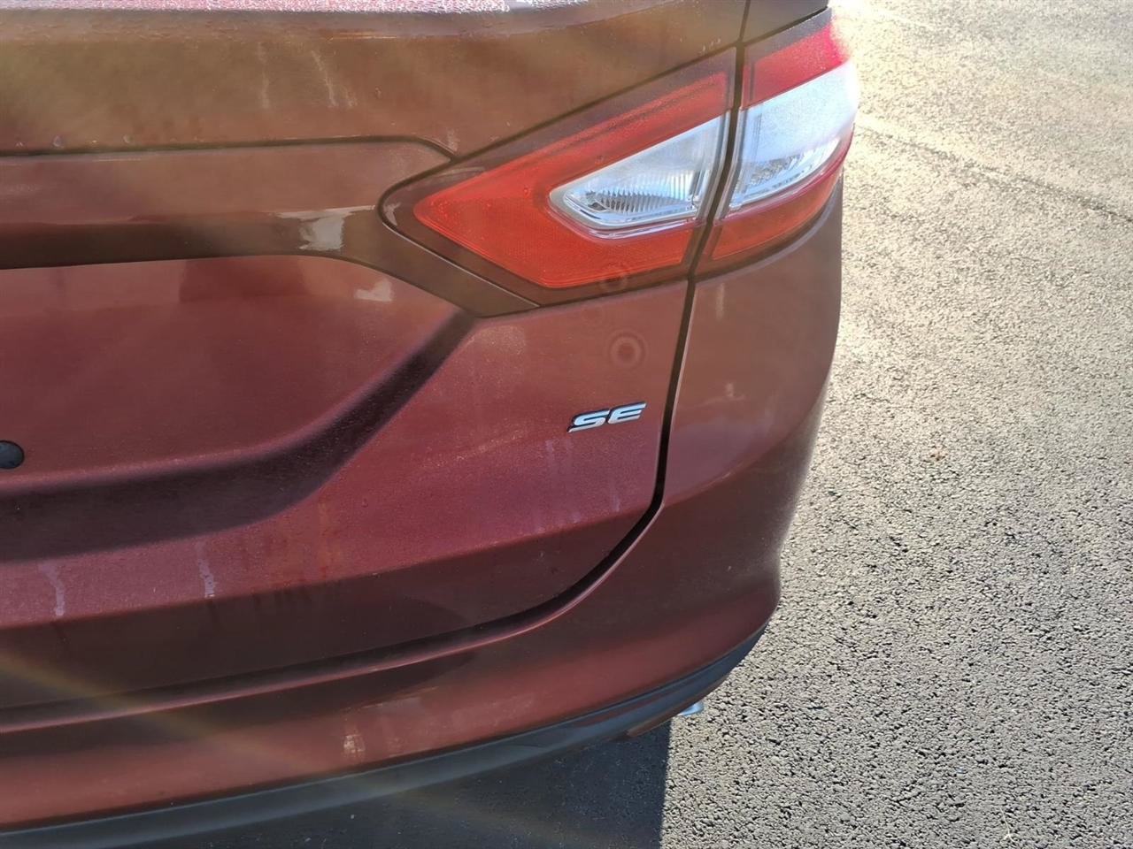 Used 2014 Ford Fusion SE FWD image 5